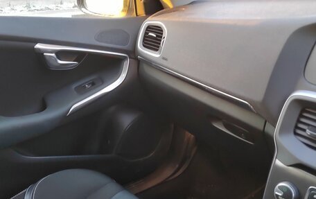 Volvo V40 II рестайлинг, 2013 год, 1 500 000 рублей, 10 фотография