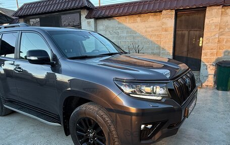 Toyota Land Cruiser Prado 150 рестайлинг 2, 2022 год, 6 650 000 рублей, 2 фотография