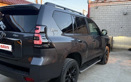 Toyota Land Cruiser Prado 150 рестайлинг 2, 2022 год, 6 650 000 рублей, 3 фотография