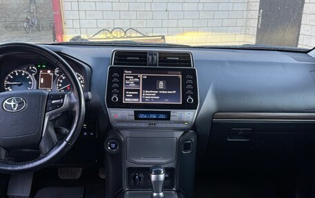 Toyota Land Cruiser Prado 150 рестайлинг 2, 2022 год, 6 650 000 рублей, 9 фотография