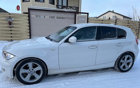BMW 1 серия, 2010 год, 635 000 рублей, 2 фотография