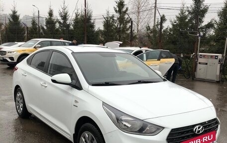 Hyundai Solaris II рестайлинг, 2019 год, 1 600 000 рублей, 8 фотография