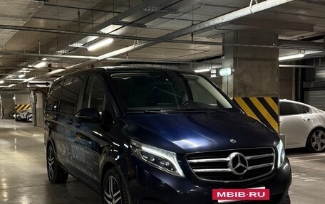 Mercedes-Benz V-Класс, 2017 год, 4 400 000 рублей, 2 фотография