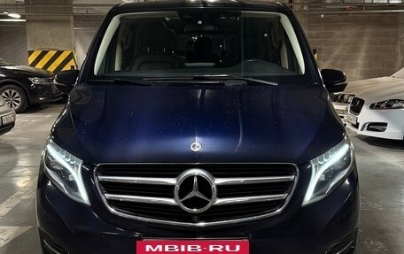 Mercedes-Benz V-Класс, 2017 год, 4 400 000 рублей, 3 фотография