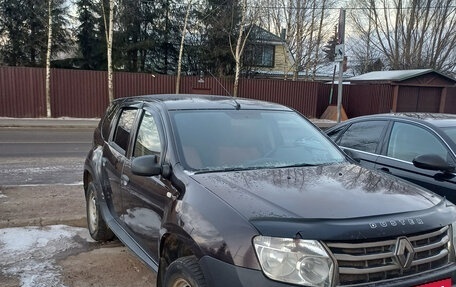 Renault Duster I рестайлинг, 2014 год, 500 000 рублей, 2 фотография