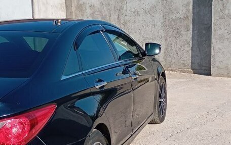 Hyundai Sonata VI, 2011 год, 970 000 рублей, 5 фотография