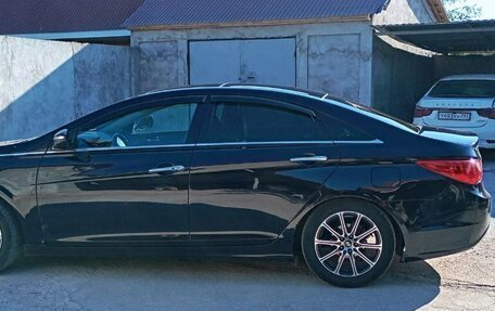 Hyundai Sonata VI, 2011 год, 970 000 рублей, 6 фотография