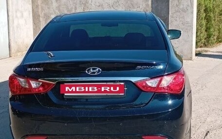Hyundai Sonata VI, 2011 год, 970 000 рублей, 4 фотография
