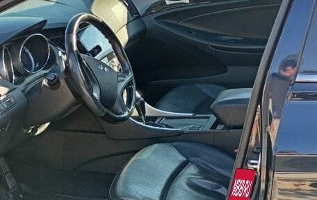 Hyundai Sonata VI, 2011 год, 970 000 рублей, 3 фотография