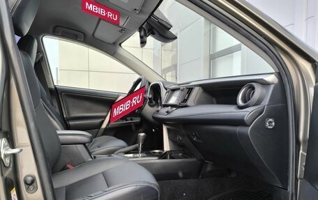 Toyota RAV4, 2018 год, 2 150 000 рублей, 9 фотография