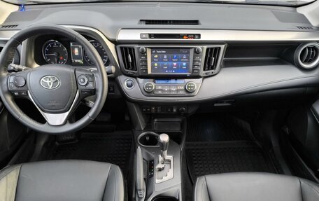 Toyota RAV4, 2018 год, 2 150 000 рублей, 11 фотография