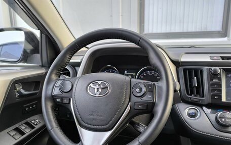Toyota RAV4, 2018 год, 2 150 000 рублей, 12 фотография