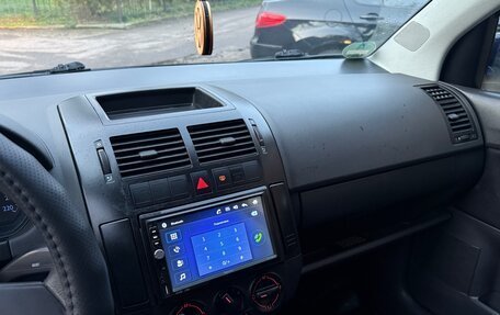 Volkswagen Polo IV рестайлинг, 2002 год, 310 000 рублей, 12 фотография