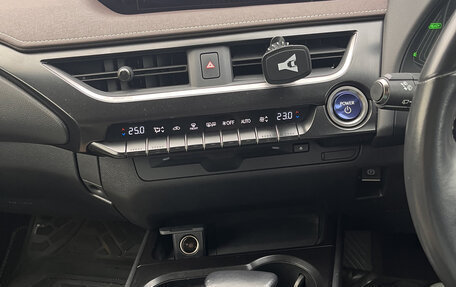 Lexus UX I, 2019 год, 3 050 000 рублей, 5 фотография