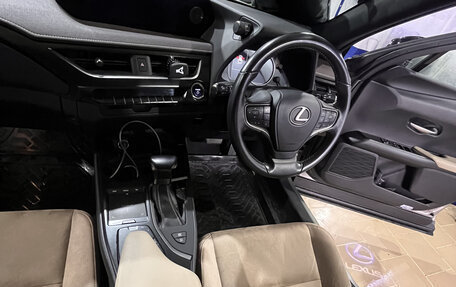 Lexus UX I, 2019 год, 3 050 000 рублей, 11 фотография