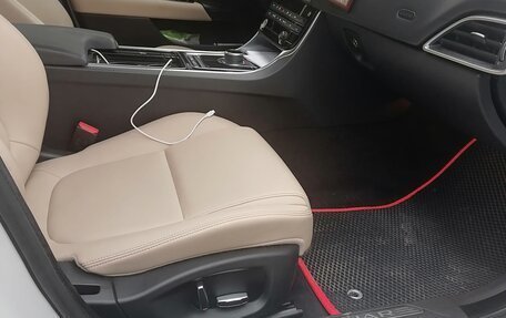 Jaguar XE I рестайлинг, 2018 год, 2 170 000 рублей, 7 фотография