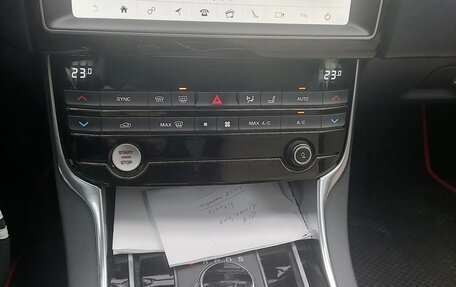 Jaguar XE I рестайлинг, 2018 год, 2 170 000 рублей, 15 фотография