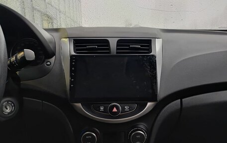 Hyundai Solaris II рестайлинг, 2016 год, 1 200 000 рублей, 18 фотография