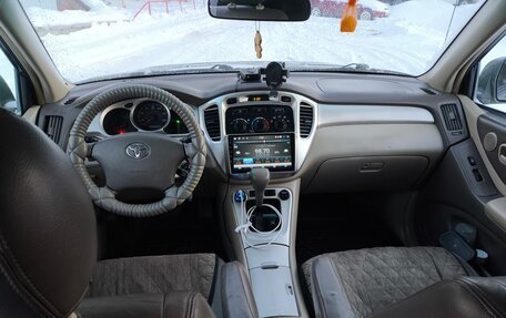 Toyota Highlander III, 2004 год, 1 250 000 рублей, 9 фотография