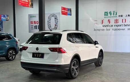 Volkswagen Tiguan II, 2021 год, 1 980 000 рублей, 4 фотография