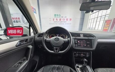 Volkswagen Tiguan II, 2021 год, 1 980 000 рублей, 9 фотография