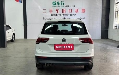 Volkswagen Tiguan II, 2021 год, 1 980 000 рублей, 5 фотография