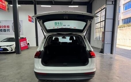 Volkswagen Tiguan II, 2021 год, 1 980 000 рублей, 6 фотография