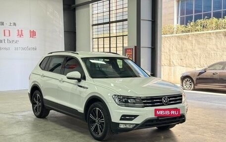 Volkswagen Tiguan II, 2021 год, 1 980 000 рублей, 3 фотография