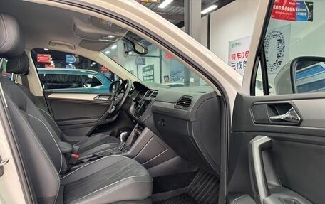 Volkswagen Tiguan II, 2021 год, 1 980 000 рублей, 14 фотография