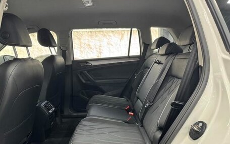 Volkswagen Tiguan II, 2021 год, 1 980 000 рублей, 16 фотография