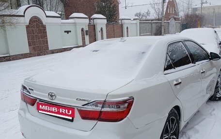 Toyota Camry, 2017 год, 1 950 000 рублей, 2 фотография