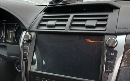 Toyota Camry, 2017 год, 1 950 000 рублей, 6 фотография
