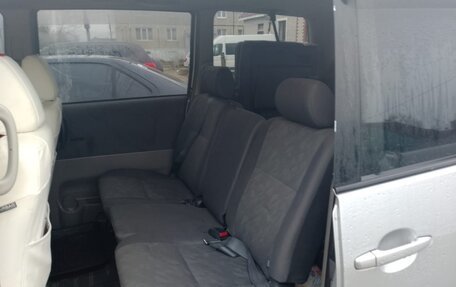 Toyota Noah III, 2002 год, 1 100 000 рублей, 6 фотография