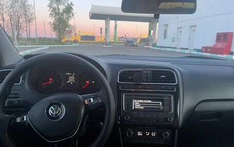 Volkswagen Polo VI (EU Market), 2017 год, 1 100 000 рублей, 4 фотография