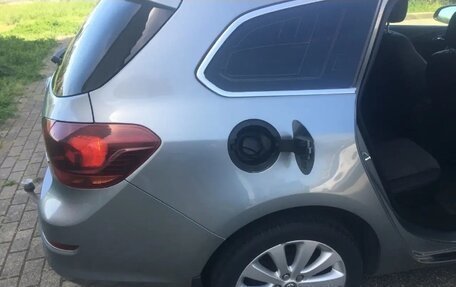 Opel Astra J, 2011 год, 820 000 рублей, 4 фотография