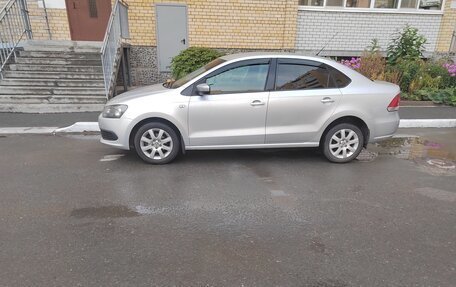 Volkswagen Polo VI (EU Market), 2011 год, 580 000 рублей, 2 фотография