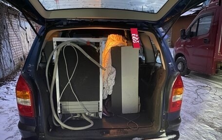 Opel Zafira A рестайлинг, 2002 год, 395 000 рублей, 26 фотография