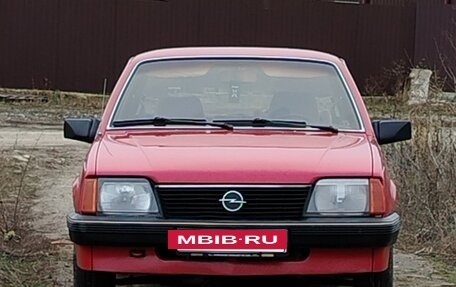 Opel Ascona C, 1982 год, 350 000 рублей, 2 фотография