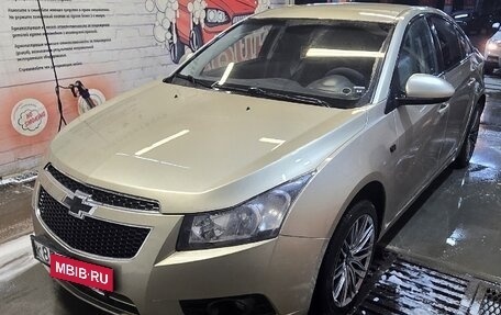 Chevrolet Cruze II, 2010 год, 670 000 рублей, 3 фотография