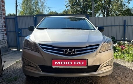 Hyundai Solaris II рестайлинг, 2015 год, 770 000 рублей, 1 фотография