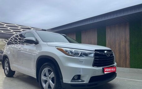 Toyota Highlander III, 2014 год, 3 100 000 рублей, 1 фотография