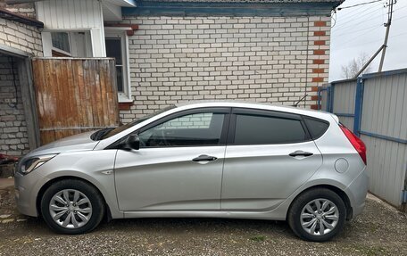 Hyundai Solaris II рестайлинг, 2015 год, 770 000 рублей, 3 фотография