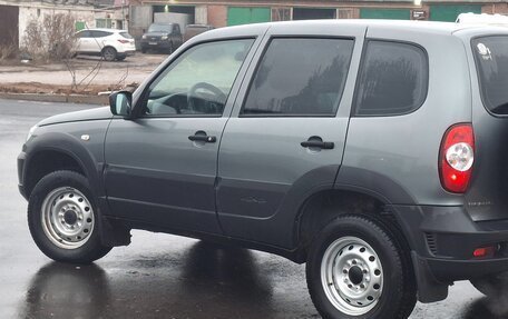 Chevrolet Niva I рестайлинг, 2018 год, 675 000 рублей, 4 фотография