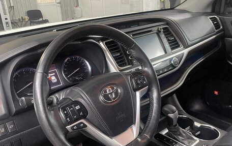 Toyota Highlander III, 2014 год, 2 550 000 рублей, 9 фотография
