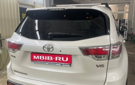 Toyota Highlander III, 2014 год, 2 550 000 рублей, 3 фотография