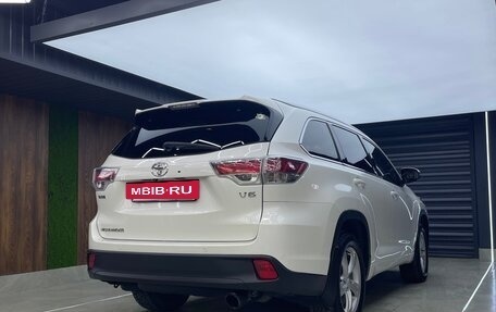 Toyota Highlander III, 2014 год, 3 100 000 рублей, 2 фотография