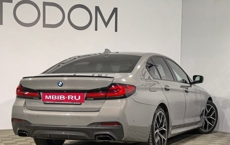 BMW 5 серия, 2021 год, 5 930 000 рублей, 2 фотография