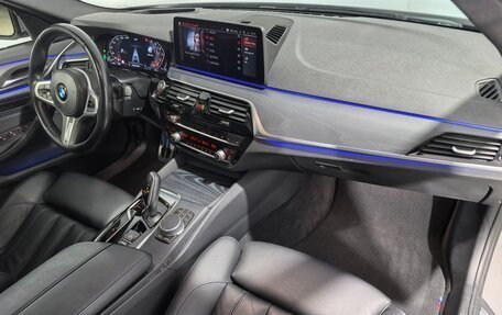 BMW 5 серия, 2021 год, 5 930 000 рублей, 18 фотография