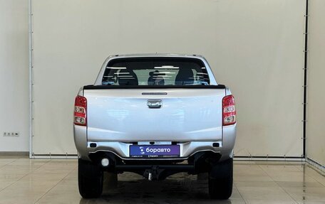 Mitsubishi L200 IV рестайлинг, 2015 год, 1 900 000 рублей, 8 фотография