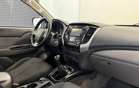 Mitsubishi L200 IV рестайлинг, 2015 год, 1 900 000 рублей, 13 фотография